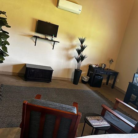 Vivo Iphofolo Lodge & Tented Camp מראה חיצוני תמונה